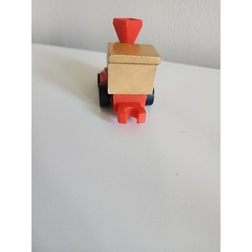 1970s Mattel‎ Wood Toy Train Wind Up Motor Works Korea Little People